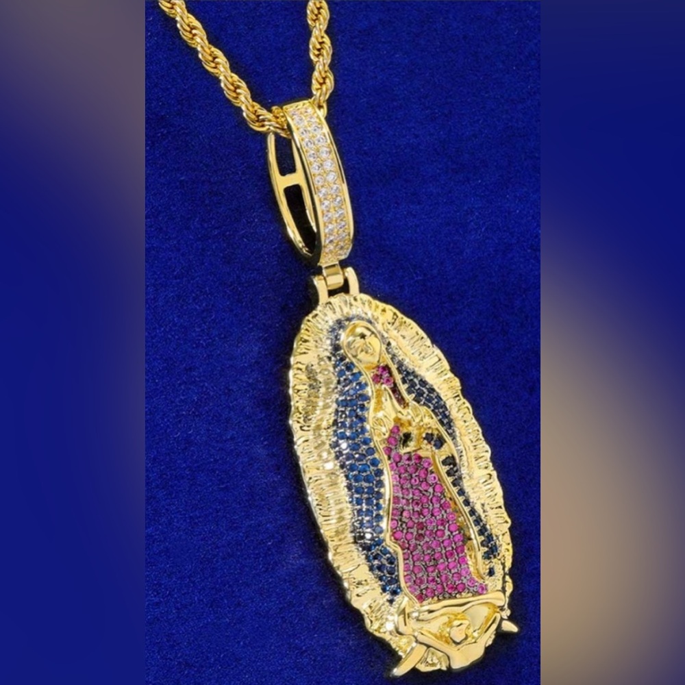 New Sold Out Rare Unisex Gold Plated 18K Virgin Mary Guadalupe With Chain . - Picture 3 of 17